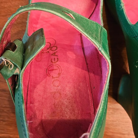 Red or Dead Green round toe Mary Jane heels size 41 - Picture 8 of 11